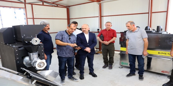 Vali Varol, hayvan barınağında incelemelerde bulundu